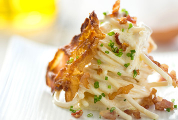 Pasta carbonara with bacon