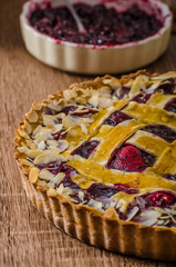 Shortbread tart with cherries