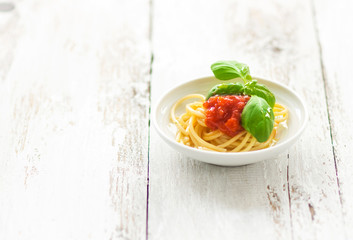 Spaghetti with tomatoes and fresh basil 