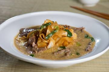 wat tan hor, popular cantonese fried noodle with beef