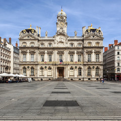 Fototapeta na wymiar The famous Terreaux square in Lyon city