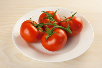 tomatos in plate