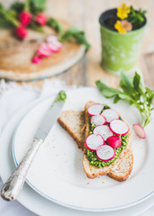Vegan sandwich with wild garlic pesto and radish 