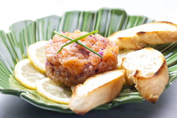 salmon tartar with red onion