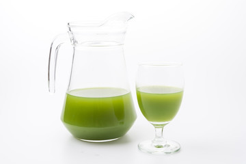 Kiwi fruit and kiwi juice