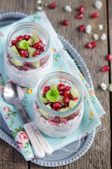 Pomegranate and kiwi chia seeds pudding 