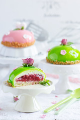 Strawberries and basil cake 