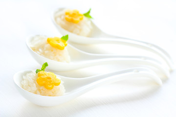 Mango sticky dessert.