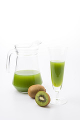 Kiwi fruit and kiwi juice