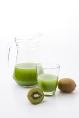 Kiwi fruit and kiwi juice