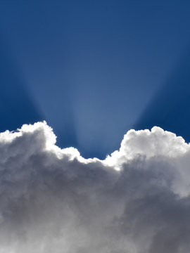 USA, Texas, Lubbock County, Lubbock, Sun behind clouds