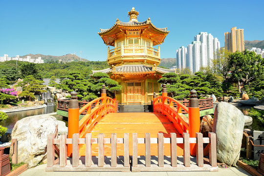 China, Hong Kong, Kowloon, Diamond Hill, Chi Lin Nunnery, View of Buddhist temple 