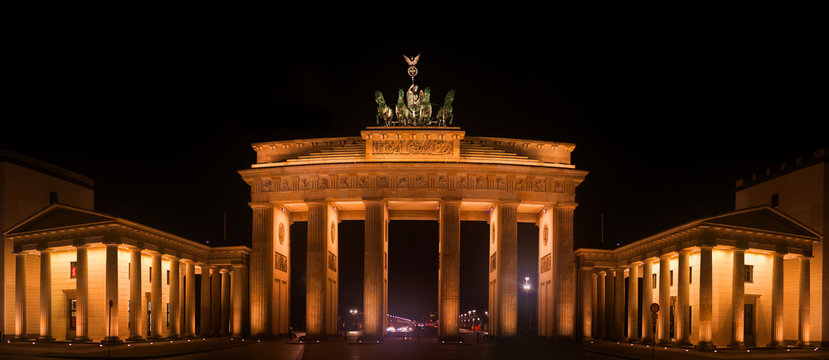 Germany, Berlin, Panoramic shot of Brandenburg Gate