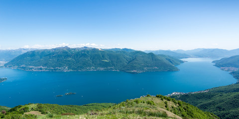 Fototapeta na wymiar Lago Maggiore, Schweiz-Italien