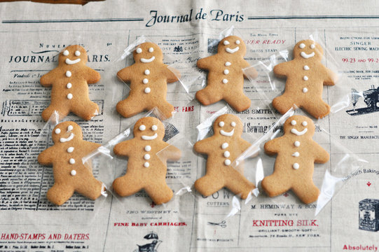 Gingerbread men on newspaper