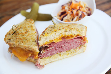 sandwich with roast beef pastrami
