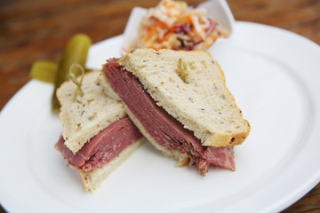 sandwich with roast beef pastrami
