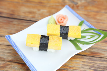 egg sushi