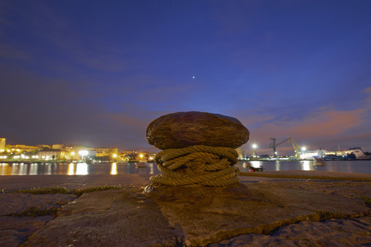Amarra en el puerto. El Astillero, Cantabria.