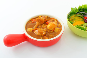 美味しそうなカレーとサラダ