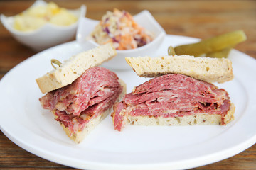 sandwich with roast beef pastrami