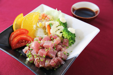 Raw tuna salad