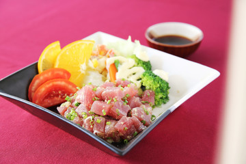 Raw tuna salad