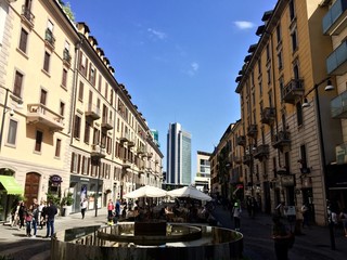 Fototapeta na wymiar Milano, Corso Como