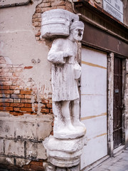 Venise, Campo dei Mori,  statues des frères Mastelli