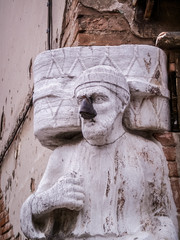 Venise, Campo dei Mori,  statues des frères Mastelli