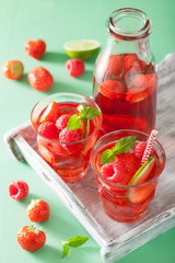 summer strawberry raspberry lemonade with lime and mint