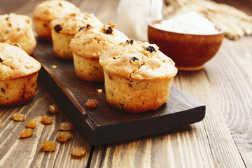 Cake with raisins