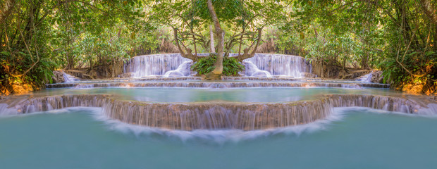 Fototapeta premium Wodospad w lesie deszczowym (Tat Kuang Si Wodospady w Luang praba