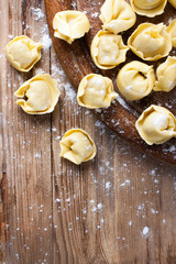 Fototapeta premium Homemade raw Italian tortellini 