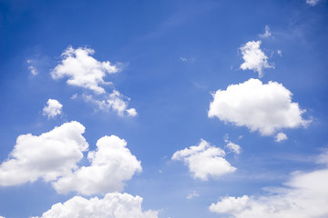Obraz premium Beautiful clouds and blue sky