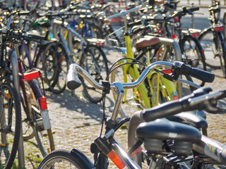Fahrräder anschließen