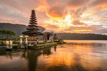 Fotobehang Indonesië Ulun Danu Bratan-tempel in Bali, Indonesië