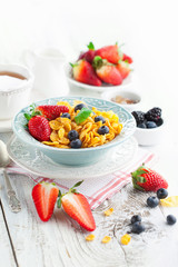 Cornflakes with berries