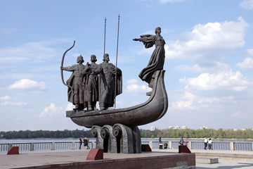 Monument aux fondateurs légendaires de Kiev