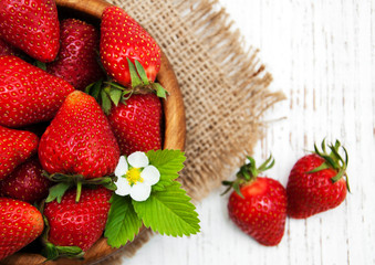 Bowl with strawberries