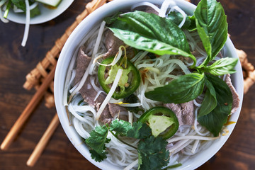 overhead photo of vietnamese pho