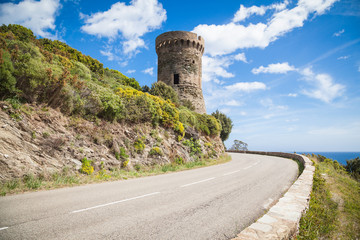 Fototapeta na wymiar Alte Wachtürme an der Küste von Korsika