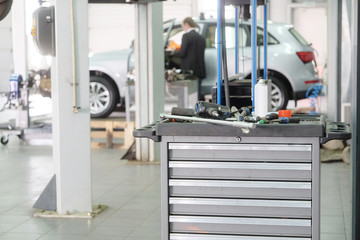 Image of a car repair garage