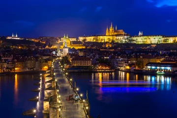 Fotobehang Charles Bridge, Prague Castle, Moldau in Praag & 39 s nachts. © Ekaterina Belova