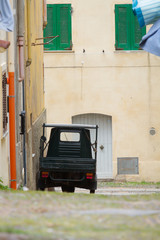 Ape in Alghero Innenstadt