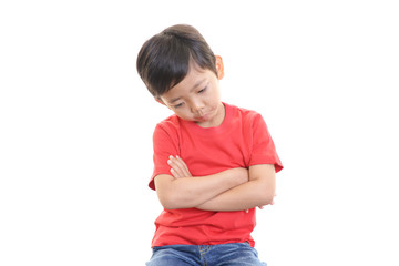 悲しむ男の子