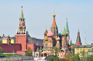 Fototapeta na wymiar Москва, Кремль и собор Василия Блаженного