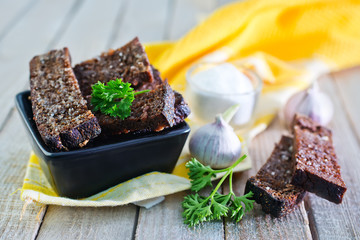croutons with salt and garlic