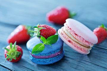 strawberry macaroons