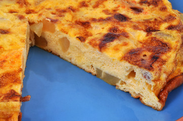 Gros plan sur une tortilla entamée